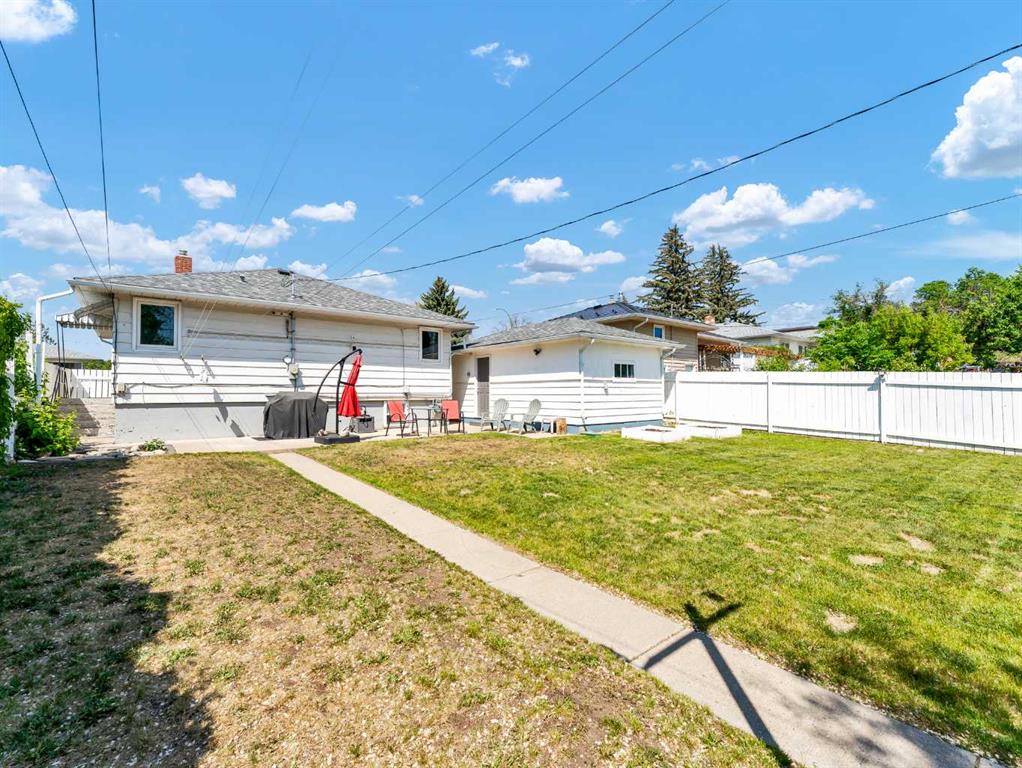 333 10 Street SW