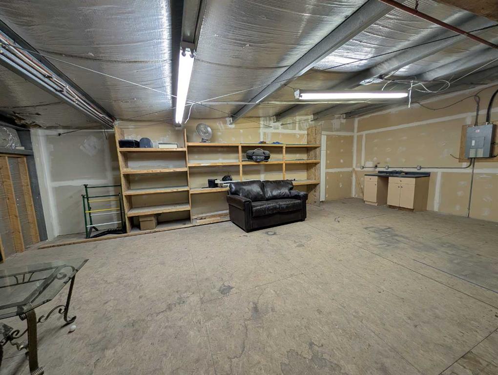 #A40 1177 Factory Street SE