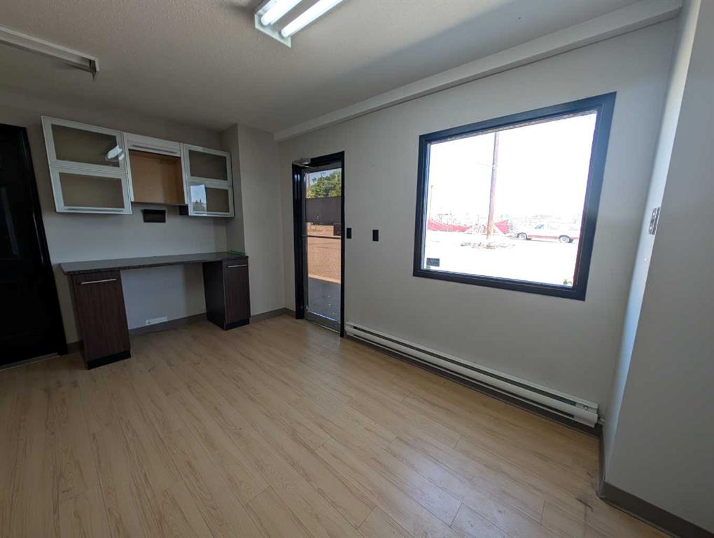 #A40 1177 Factory Street SE