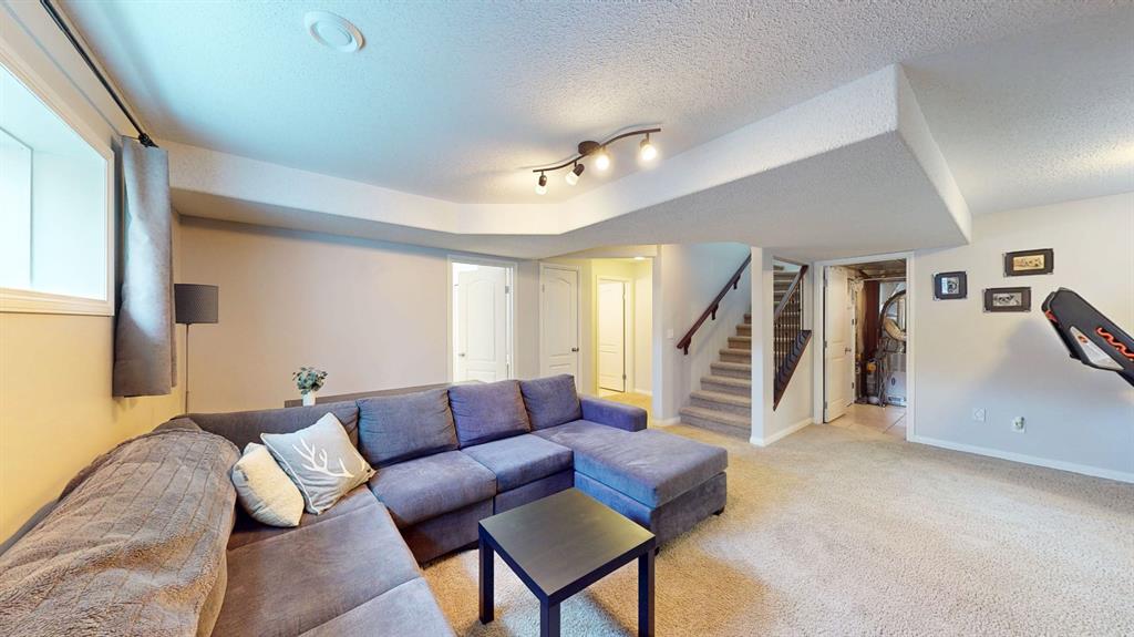 213 Somerset Way SE