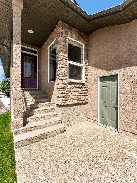 8 Sundance Close SW