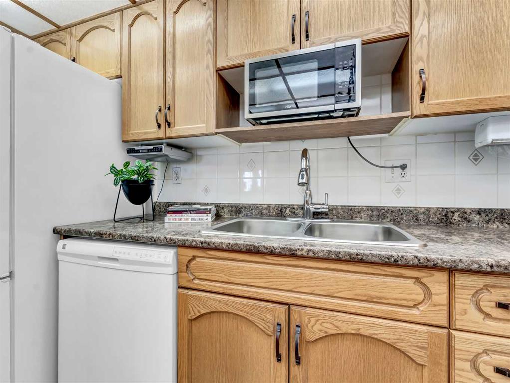 #320 22 Park Meadows Drive SE