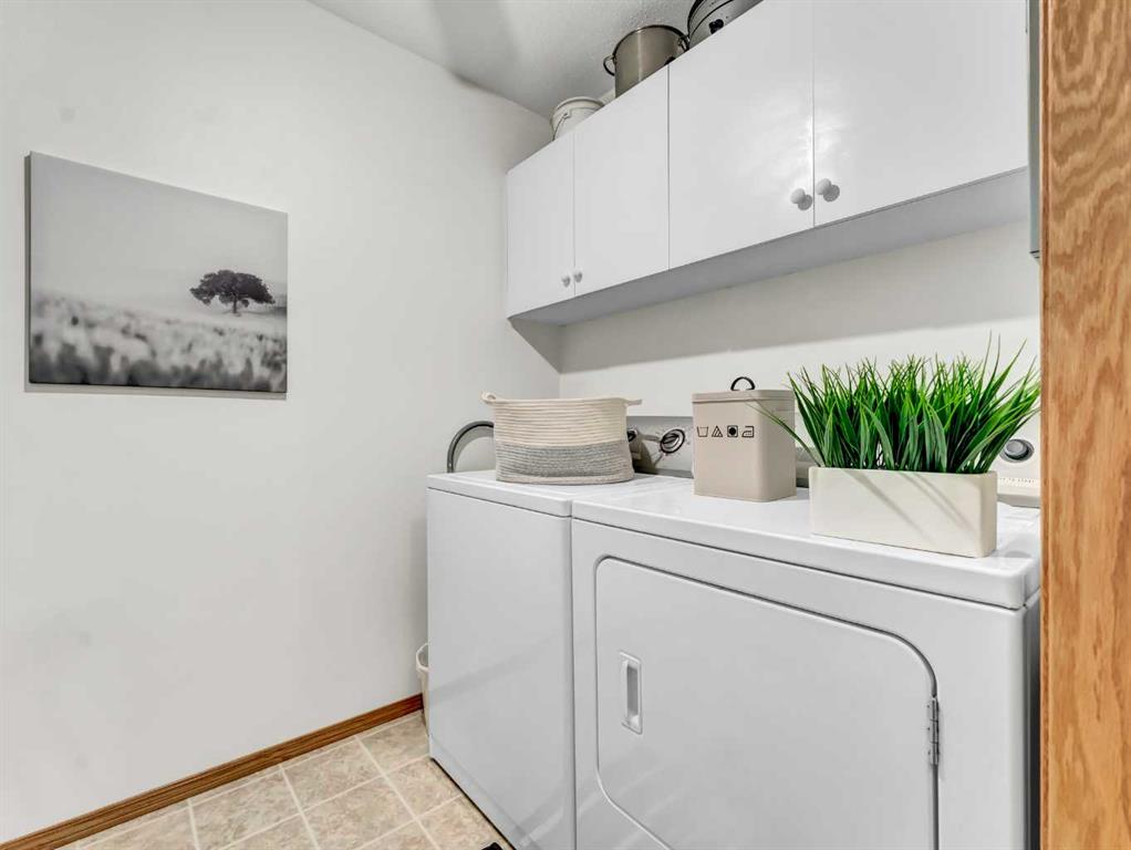#320 22 Park Meadows Drive SE