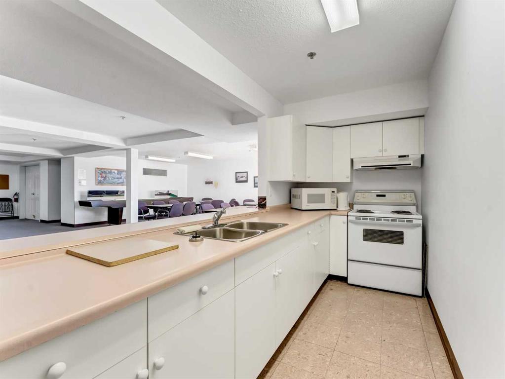 #320 22 Park Meadows Drive SE