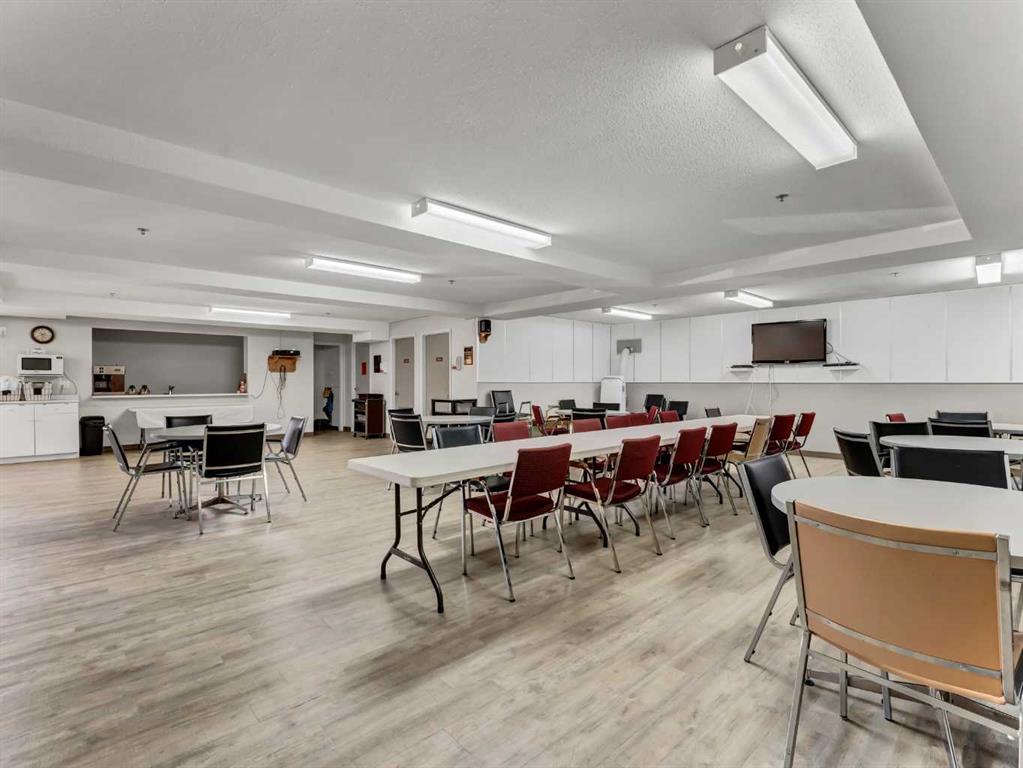 #320 22 Park Meadows Drive SE