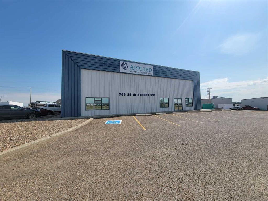 768 25 Street SW, Medicine Hat