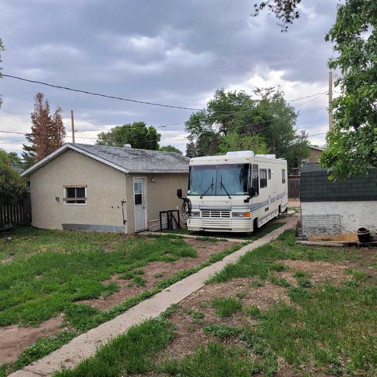 1005 Bullivant Crescent SW