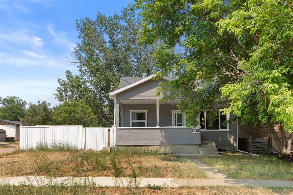 454 12 Street SE, Medicine Hat