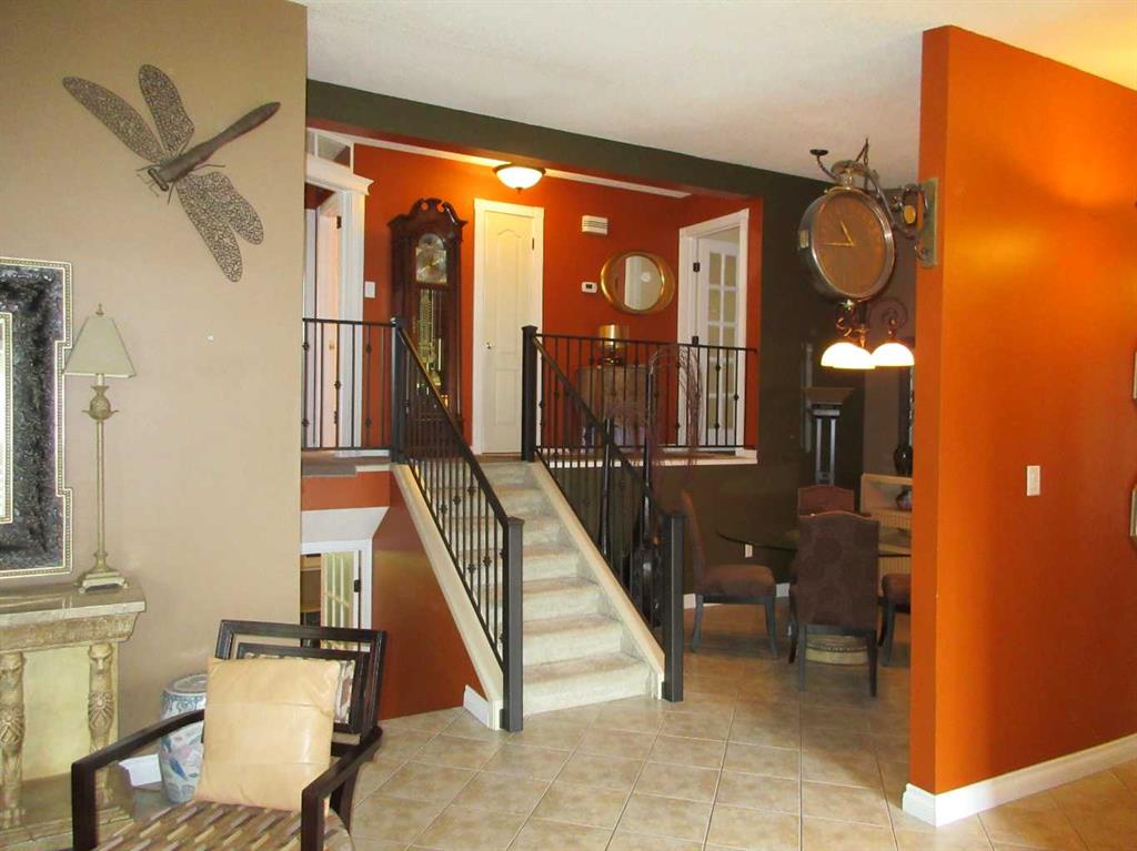 22 Iris Court SE