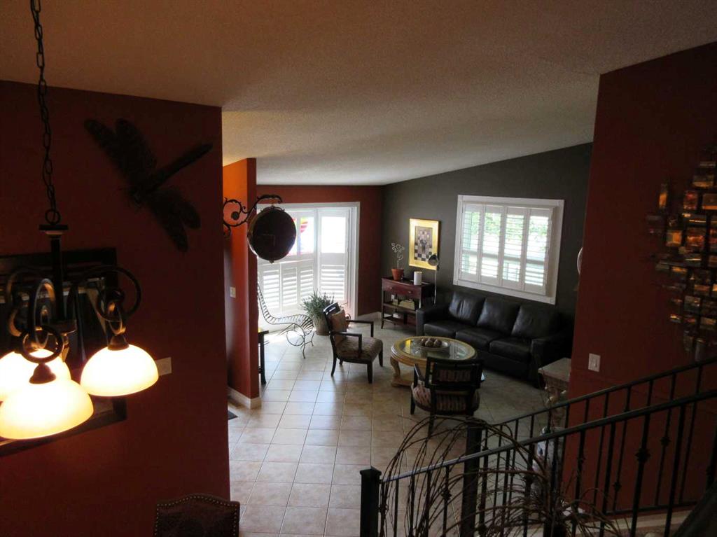 22 Iris Court SE