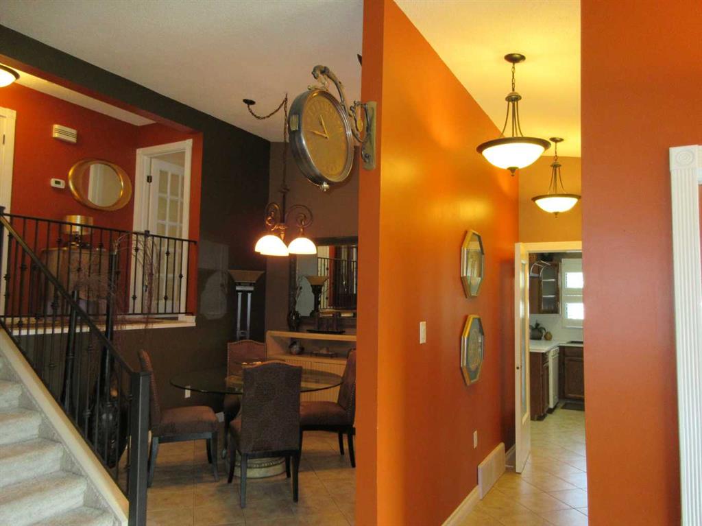 22 Iris Court SE