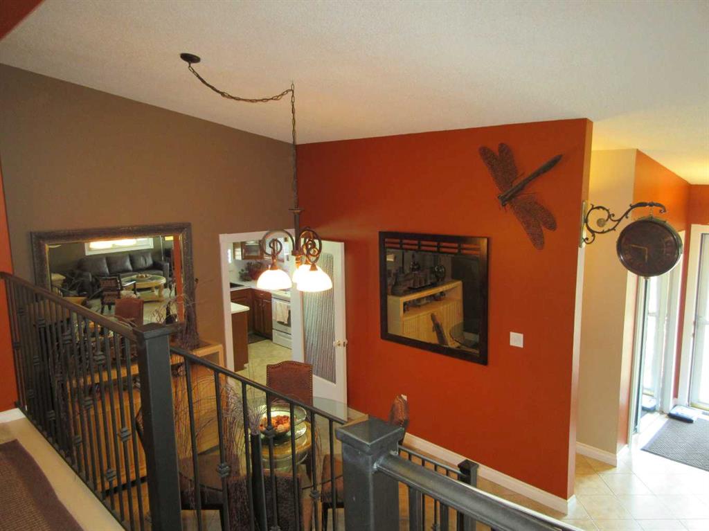 22 Iris Court SE