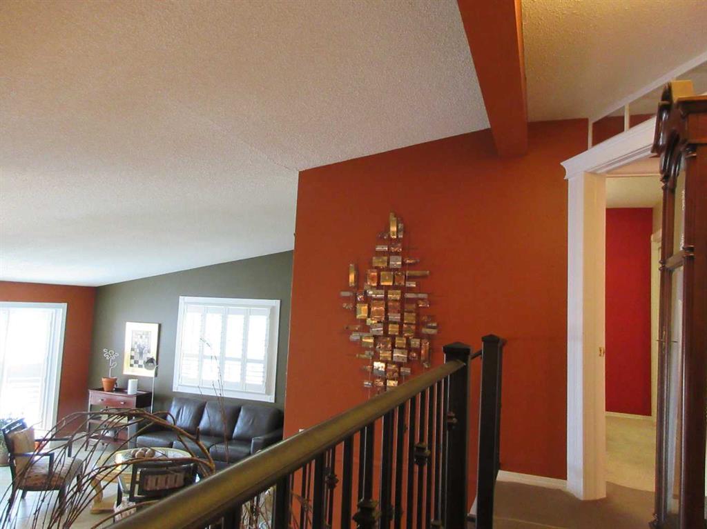 22 Iris Court SE