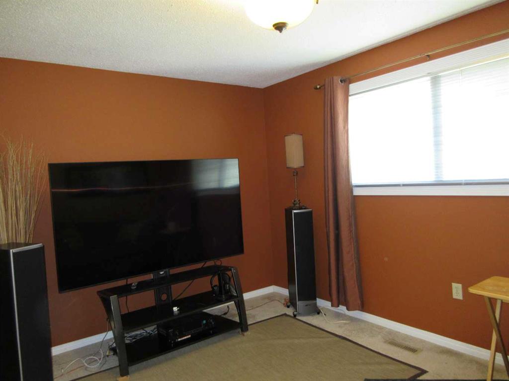 22 Iris Court SE