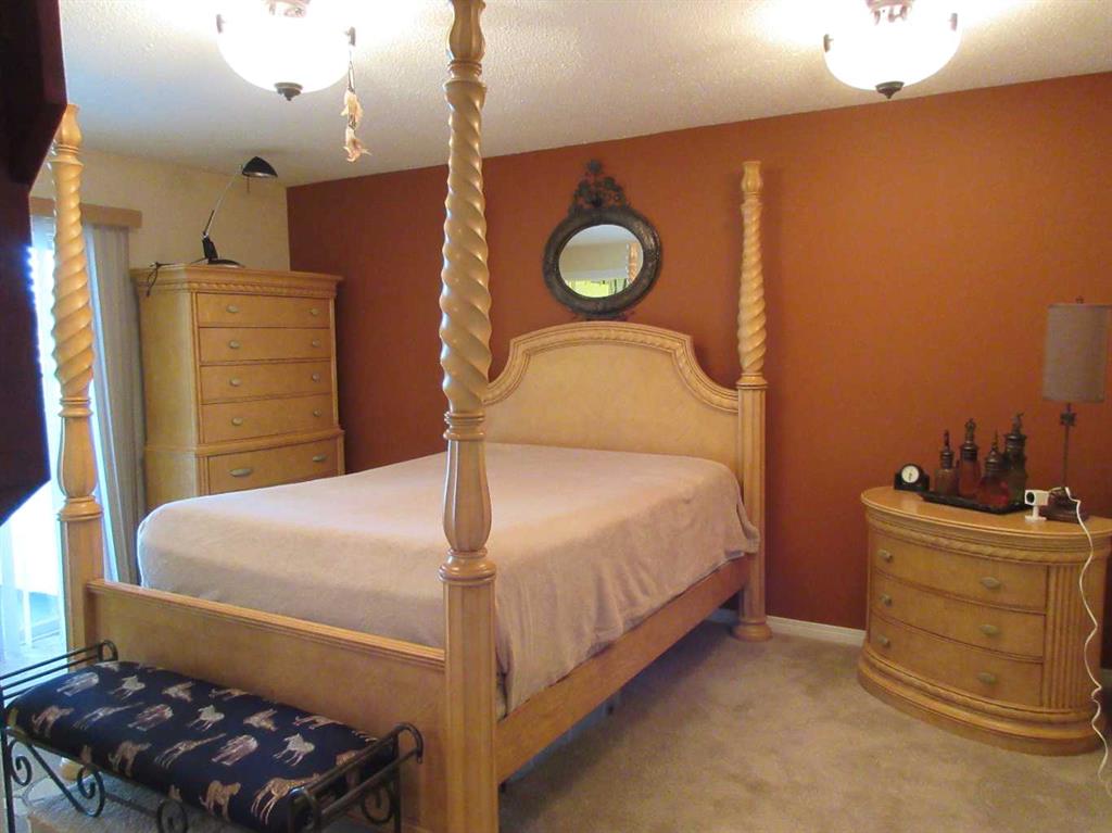 22 Iris Court SE