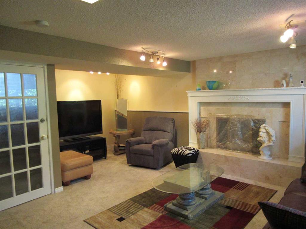 22 Iris Court SE