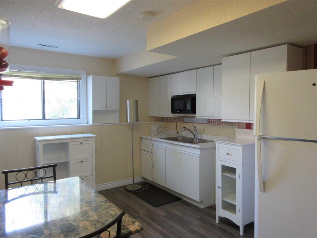 22 Iris Court SE