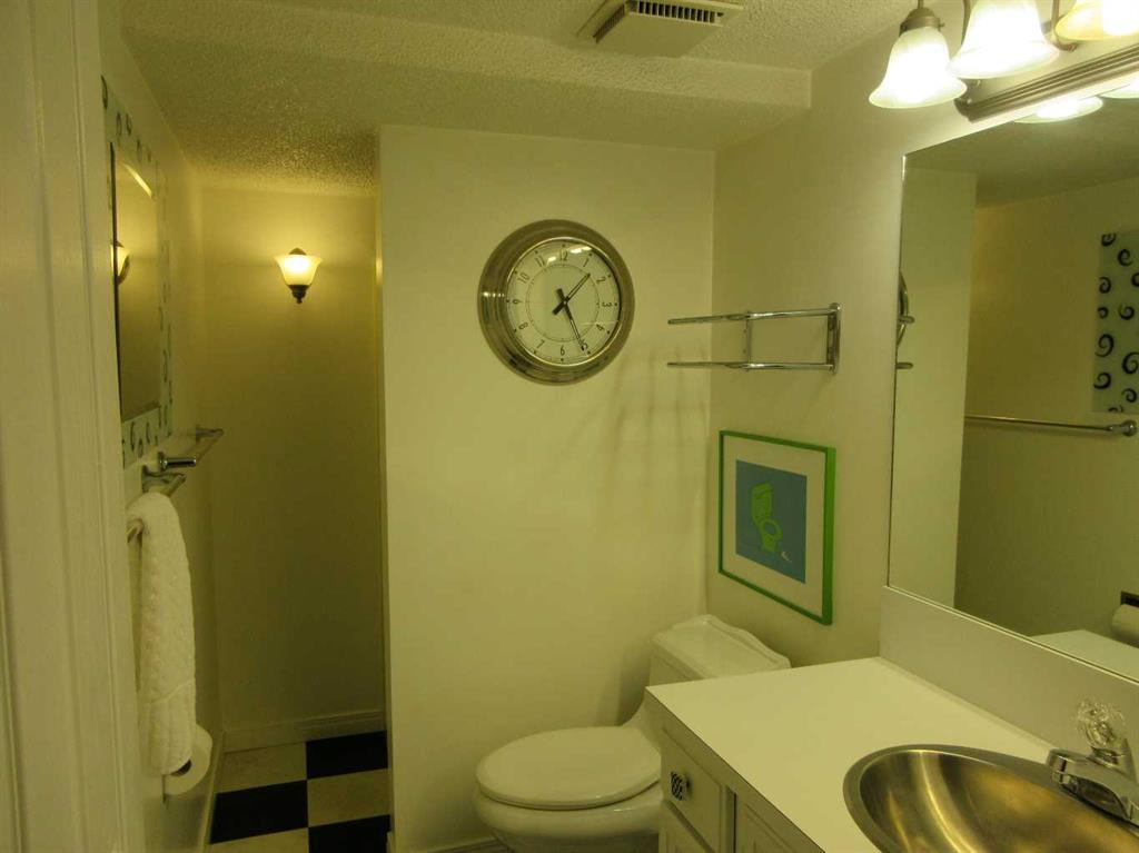 22 Iris Court SE