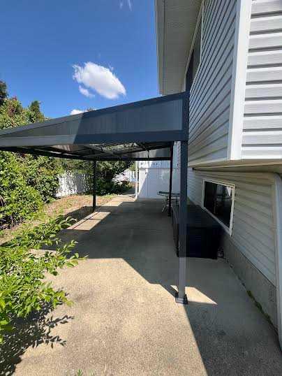 22 Iris Court SE
