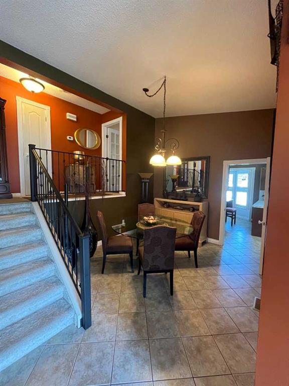 22 Iris Court SE