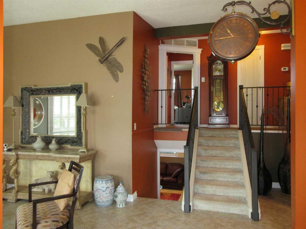 22 Iris Court SE