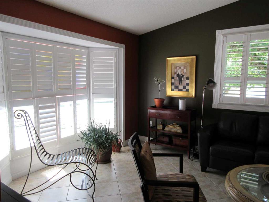22 Iris Court SE