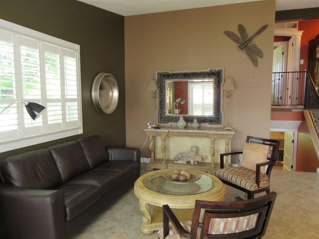 22 Iris Court SE