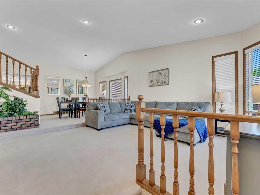 87 Shaw Crescent SE