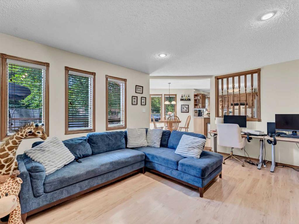 87 Shaw Crescent SE