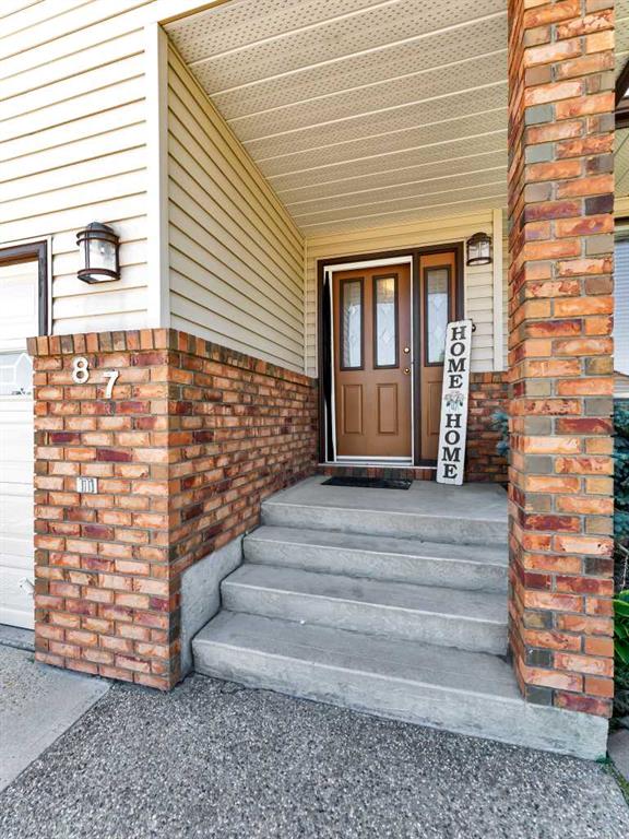 87 Shaw Crescent SE
