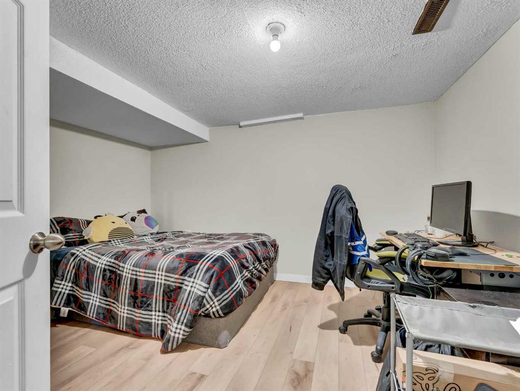 87 Shaw Crescent SE