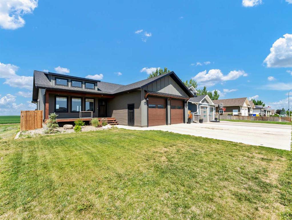 213 Westview Crescent W