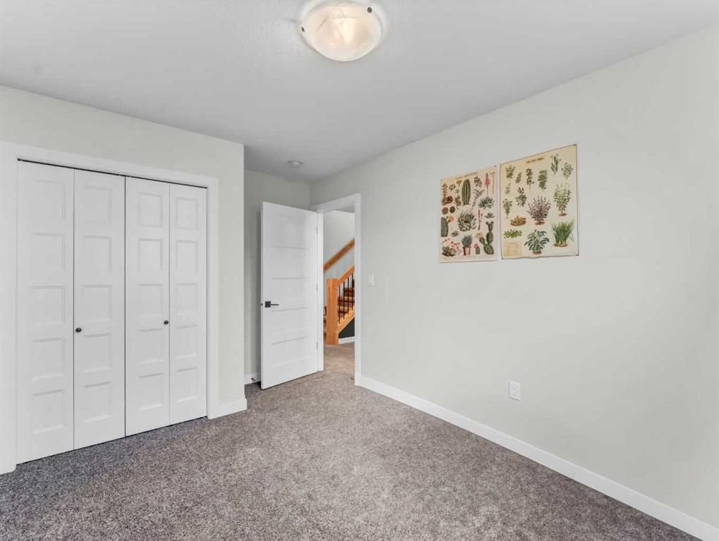 213 Westview Crescent W