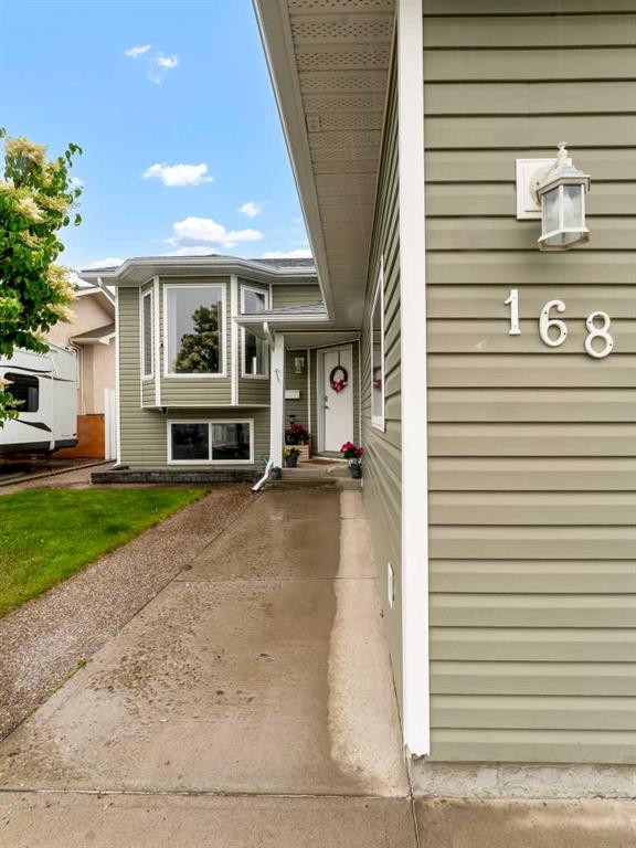 168 Hunt Crescent NE