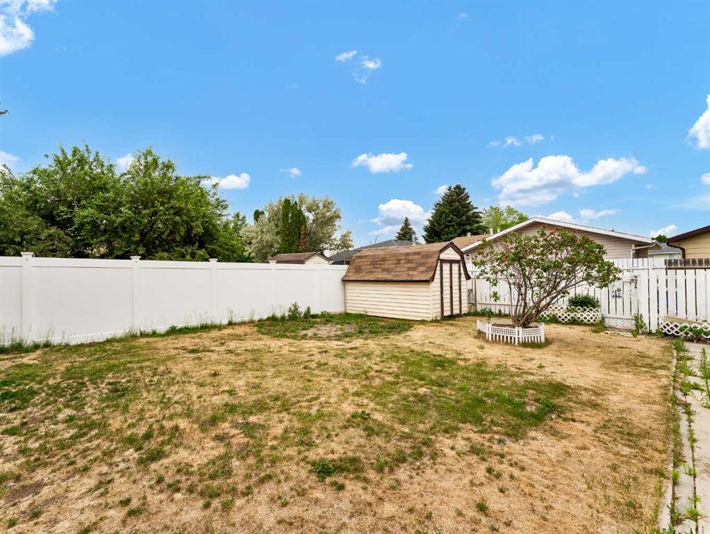 219 Ross Glen Drive SE