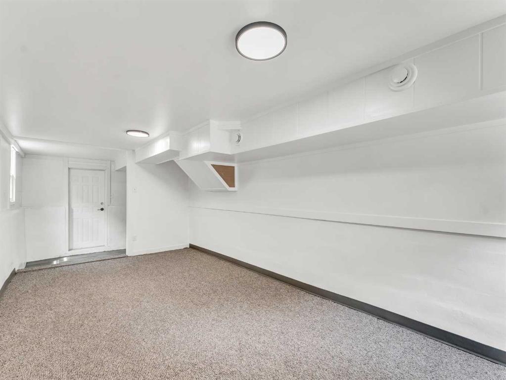 112 8 Street SW