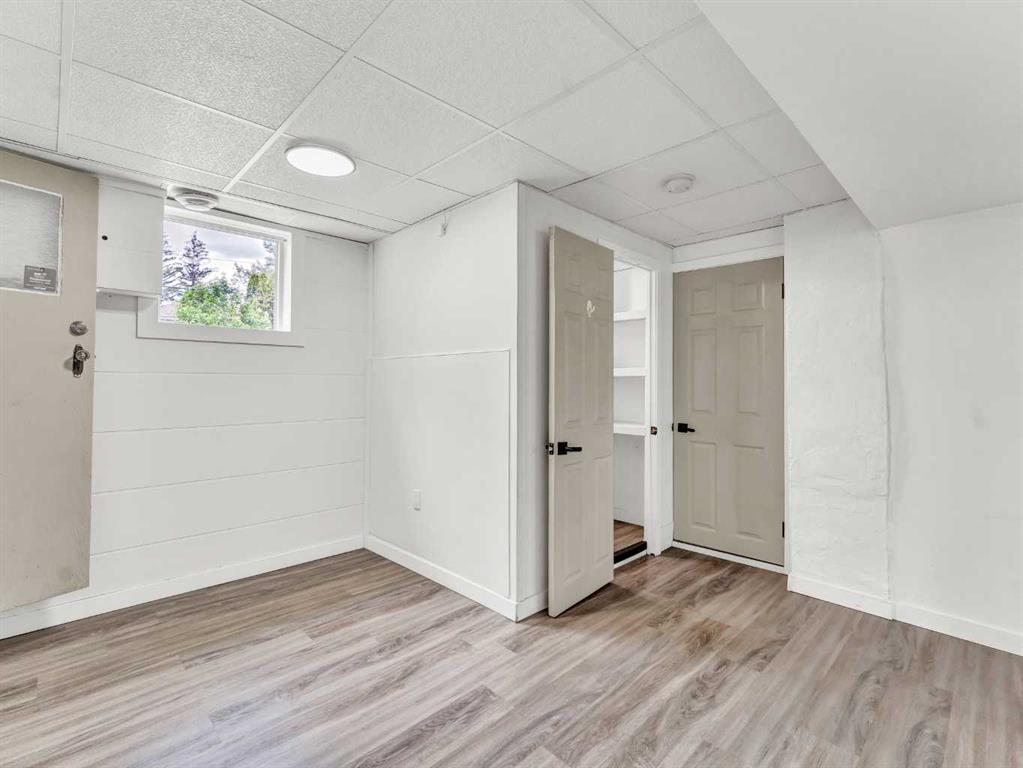 112 8 Street SW