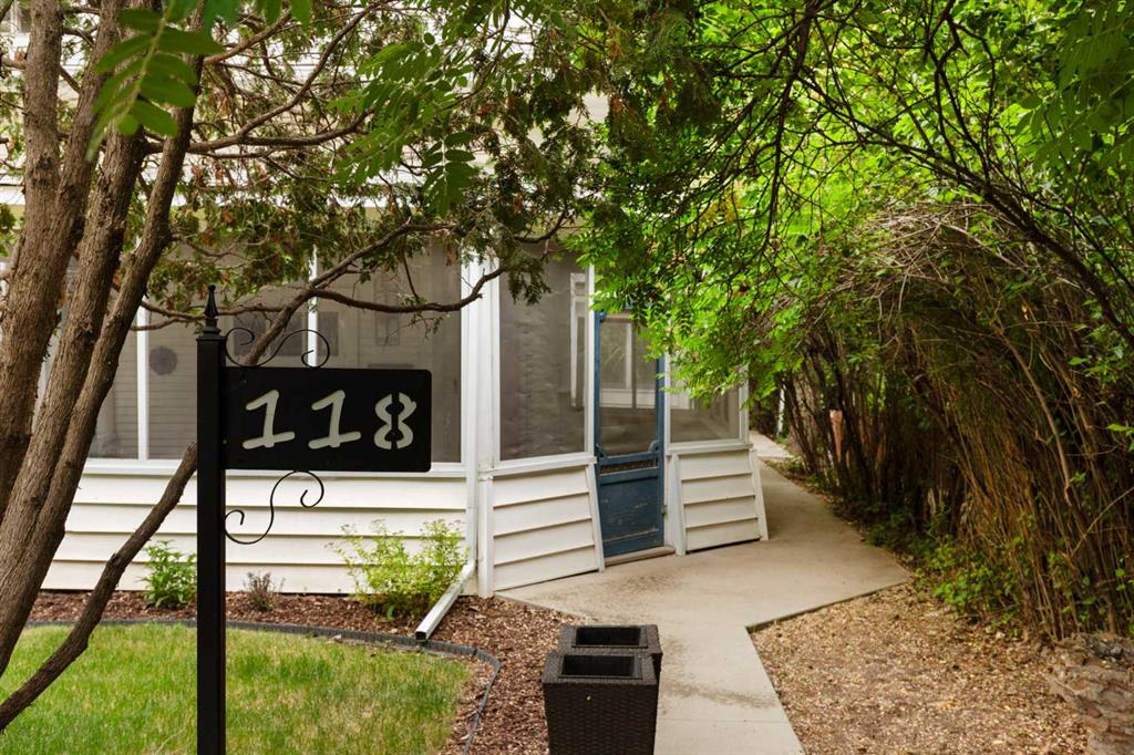 118 2 Street SW, Medicine Hat