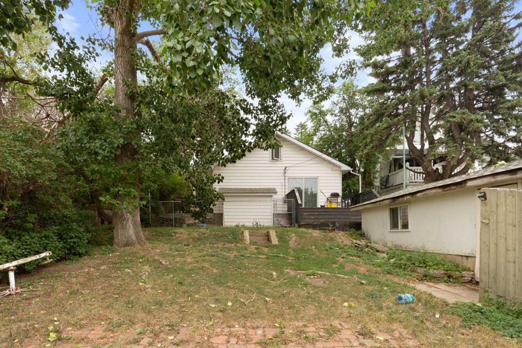 118 2 Street SW