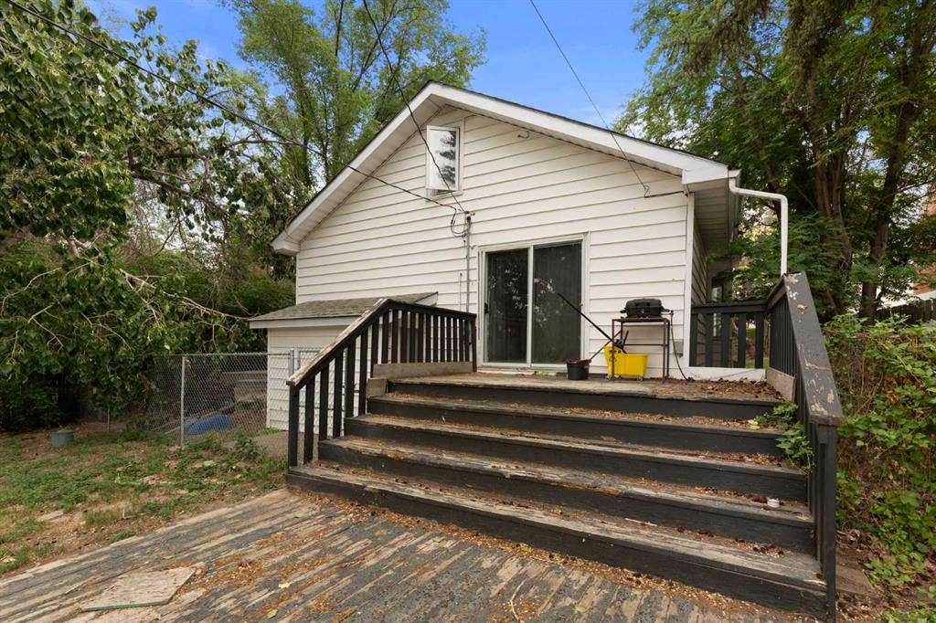 118 2 Street SW