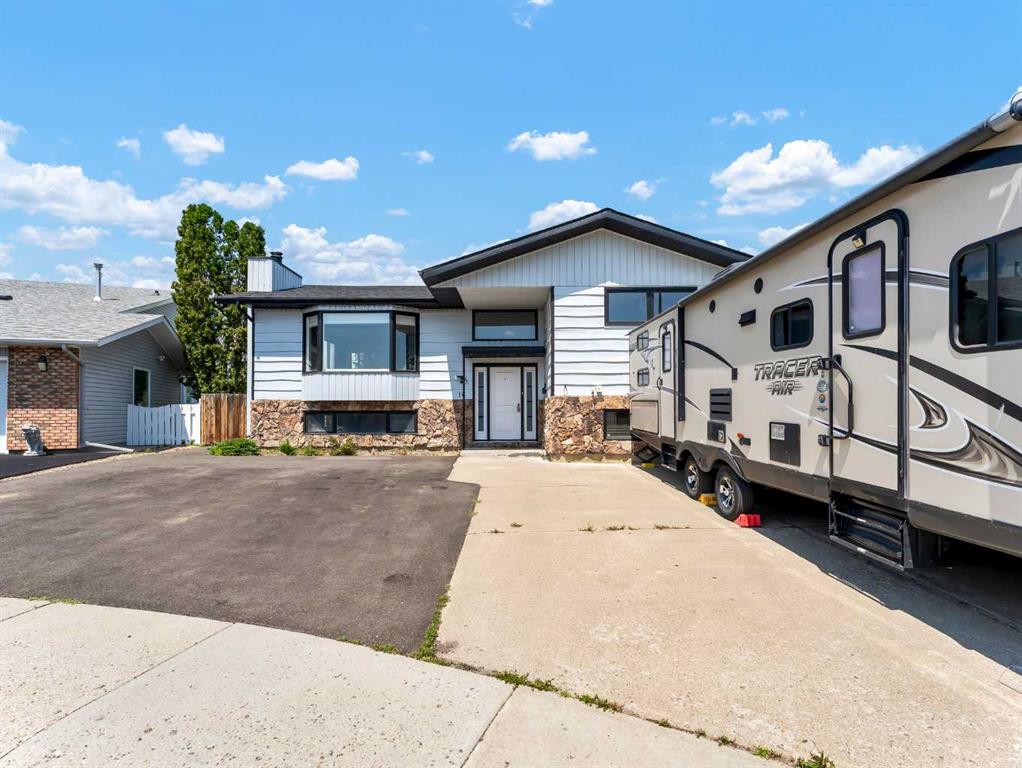 16 Iris Court SE