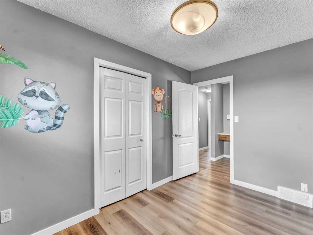 16 Iris Court SE