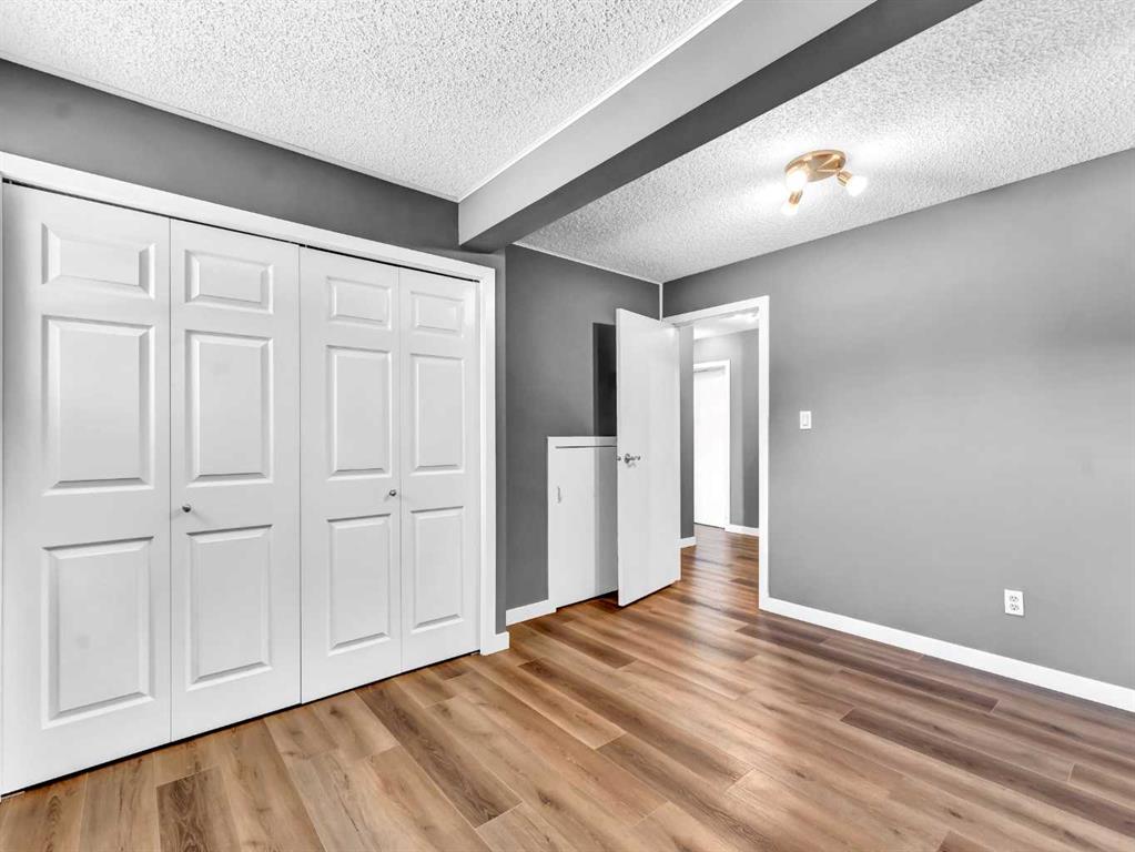 16 Iris Court SE