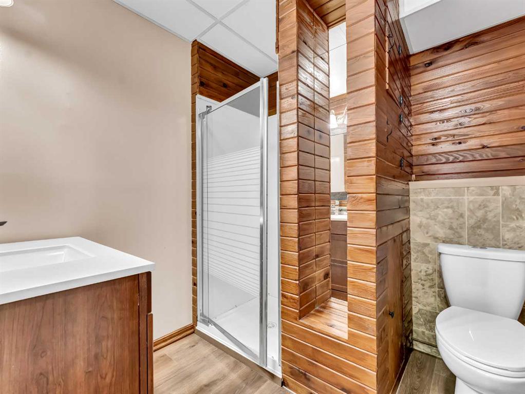 16 Iris Court SE