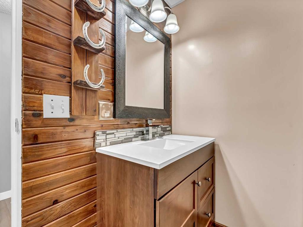 16 Iris Court SE
