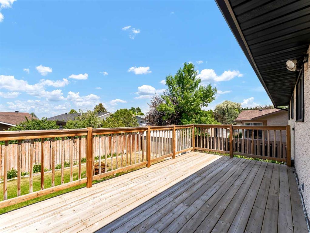16 Iris Court SE