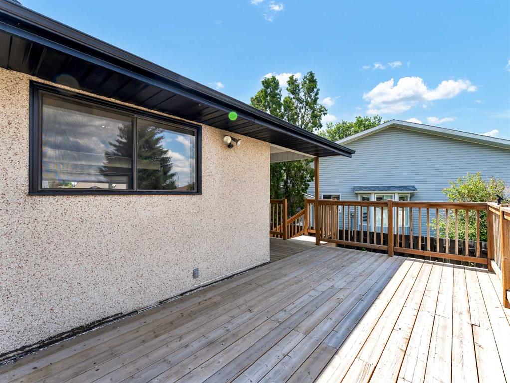 16 Iris Court SE