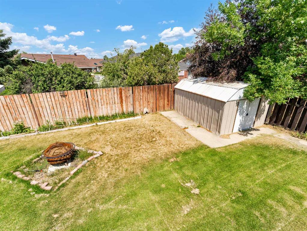 16 Iris Court SE