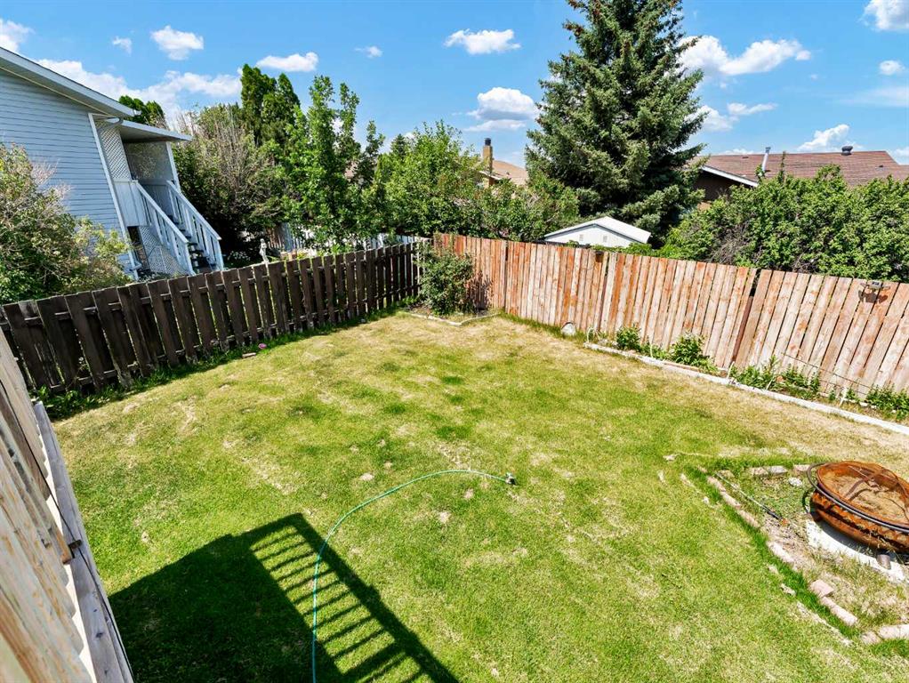 16 Iris Court SE