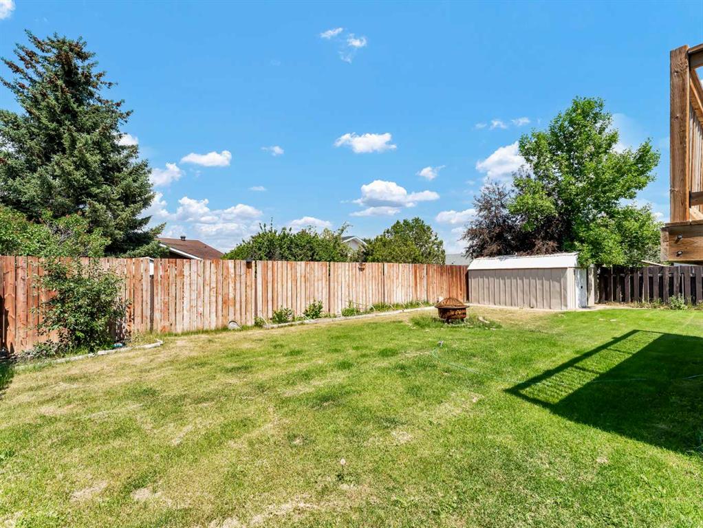 16 Iris Court SE